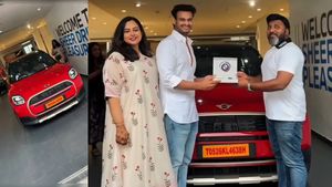 അവസാന പടം പൊട്ടിപ്പാളീസായിട്ടും പുത്തന്‍ മിനി എസ്‌യുവി വാങ്ങി; പ്രൊഡ്യൂസര്‍മാരിലെ 'നെപ്പോ കിഡിനെ' മനസിലായോ?