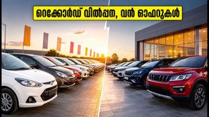ജൂലൈയിൽ വാഹന വിപണിയിൽ റെക്കോർഡ് കുതിപ്പ്; ഓണത്തിന് വൻ ഓഫറുകളുമായി ഡീലർമാർ