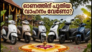 ചിങ്ങപ്പുലരിയിൽ ഷോറൂമുകളിൽ വൻ തിരക്ക്; ഓണത്തിന് മുൻപ് വാഹനം സ്വന്തമാക്കാൻ നെട്ടോട്ടമോടി മലയാളികൾ
