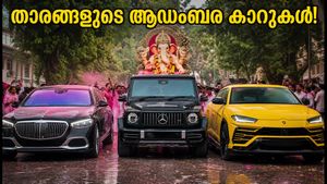 ഗണേശ വിസർജനത്തിൽ താരങ്ങളുടെ ആഡംബര കാറുകൾ; റോഡിൽ തിളങ്ങിയത് കോടികൾ വിലമതിക്കുന്ന വാഹനങ്ങൾ!