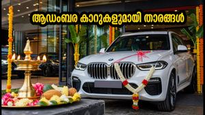ആയുധപൂജ ദിനം; പുതിയ ലക്ഷ്വറി കാറുകളുമായി മലയാള താരങ്ങൾ നിരത്തിലിറങ്ങുന്നു!