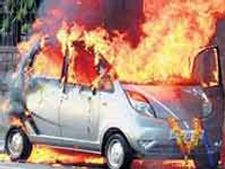 தீப் பிடிக்கும் நானோ கார்களை திரும்பப் பெறும் டாடா!