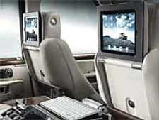 ஐ-பேடு அமர்க்களத்துடன் லேண்ட்ரோவர் சொகுசு கார் அறிமுகம்