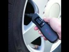 கார் டயர்களில் காற்றின் அழுத்தத்தை பராமரிப்பதற்கான அவசியமும், வழிமுறைகளும்