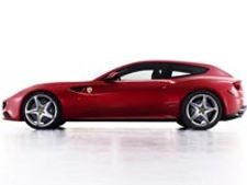 4 வீல் டிரைவுடன் கூடிய முதல் ஃபெராரி கார் அறிமுகம்