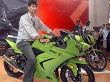 ரூ.1,100 கோடி வரிப்பணம்: மஹாராஷ்டிர அரசுக்கு பஜாஜ் 'செக்'