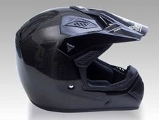 இந்தியாவின் முதல் கார்பன் ஃபைபர் ஹெல்மெட்: ஸ்டீல்பேர்டு அறிமுகம்