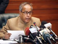 நெருக்கடியில் ஆட்டோமொபைல் துறை- பிரணாப் முகர்ஜி பேட்டி