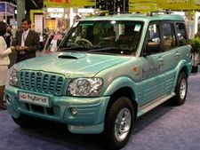 ரேவா உதவியுடன் புதிய எலக்ட்ரிக் காரை களமிறக்க மஹிந்திரா திட்டம்