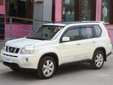 10 புதிய அம்சங்களுடன் ஸ்பெஷல் எடிசன் எக்ஸ்-டிரெயில் எஸ்யூவி