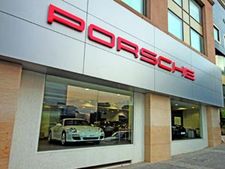 பெங்களூரில் புதிய ஷோரூம் திறந்தது போர்ச்சே