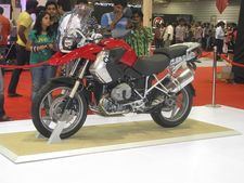 டெல்லி ஆட்டோ கண்காட்சியில் பைக்குகள்-டிரெயிலர்