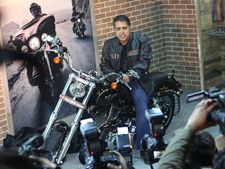 2 பைக்குகள் விலையை ரூ.4 லட்சம் குறைத்த ஹார்லி டேவிட்சன்!