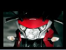 யமஹா ஆர்-15க்கு நேரடி போட்டியாக சிபிஆர்150ஆரை களமிறக்கிய ஹோண்டா