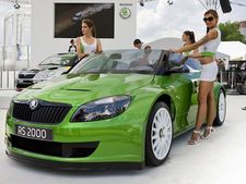 டெல்லி கண்காட்சியில் கூட்டத்தை கூட்டிய ஸ்கோடா கார்