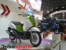 டெல்லி ஆட்டோ கண்காட்சியில் ஸ்கூட்டர்களை காட்சிப்படுத்திய யமஹா