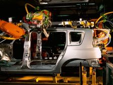 சென்னை ஆலையில் புதிதாக 500 பேருக்கு வேலை: ரினால்ட்-நிசான் அறிவிப்பு