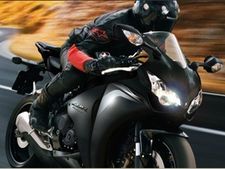 டிவிஎஸ் மோட்டார்சை தொடர்ந்து பஜாஜ் இடத்துக்கு குறி வைத்த ஹோண்டா