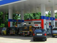 கோவாவில் பெட்ரோல் விலை அதிரடி குறைப்பு: லிட்டருக்கு ரூ.11 குறைகிறது