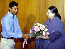 ஜெயலலிதாவுடன் நரேன் கார்த்திகேயன் சந்திப்பு