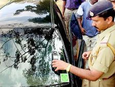 சென்னையில் கருப்பு கண்ணாடி கார்களுக்கு அபராதம்: போலீஸ் நடவடிக்கை துவங்கியது