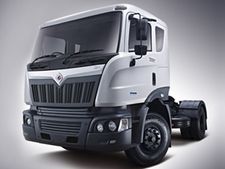 5,000வது டிரக்கை உற்பத்தி செய்த மஹிந்திரா நேவிஸ்டார்!