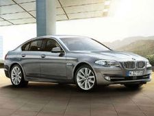 ஆசைப்பட்டு அரசு பணத்தில் புதிய சொகுசு கார் வாங்கிய மேற்குவங்க கவர்னர்