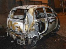 மீண்டும் தீப்பிடித்து எரிந்த நானோ கார்: மும்பையில் பரபரப்பு