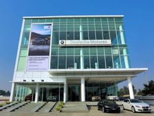 டெல்லி அருகே பிஎம்டபிள்யூவின் மிகப்பெரிய ஷோரூம்!