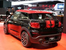 மேக்ஸிமம் ஸ்டைலுடன் அசத்தும் மினி ஜான் கூப்பர்