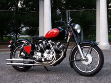 புல்லட்டுக்கு 1000சிசி எஞ்சினை உருவாக்கிய இளைஞர்