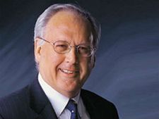 பிரெஞ்ச் பணியாளர்கள் வேஸ்ட்; இந்தியர்கள் பெஸ்ட்: டைட்டன் சிஇஓ கருத்தால் சர்ச்சை