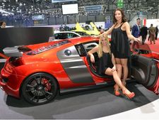 ஜெனீவா மோட்டார் ஷோவில் கலக்கும் அழகிகள்!