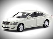 கார் லோகோ உடைப்பு; மீடியா மீது அமிதாப் பச்சன் கடுப்பு!