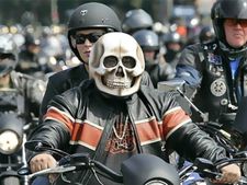 இது மாதிரி ஹெல்மெட்டுகளை பார்த்திருக்கீங்களா?