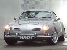 இந்த காருக்கு ஃபேஸ்புக்கில் ஒரு 'லைக்' போடுங்களேன்!!