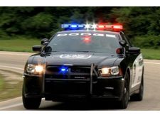 அமெரிக்காவின் அதிவேக போலீஸ் கார் - டோட்ஜ் சார்ஜர்!