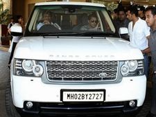 நடுரோட்டில் ரிப்பேரான ரேஞ்ச்ரோவர்... லேண்ட்ரோவரை டிவிட்டரில் 'வறுத்த' சல்மான்கான்!!