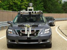 விபத்துக்களை தவிர்க்கும் ஆட்டோ பைலட் சிஸ்டம்: டொயோட்டா அறிமுகம்