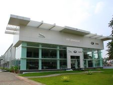 கோவையில் பிரம்மாண்ட ஜாகுவார் லேண்ட்ரோவர் கார் ஷோரூம் திறப்பு!