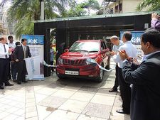 கன்னியாகுமரி டு காஷ்மீர்... அதிவேகத்தில் கடந்து லிம்கா புத்தகத்தில் இடம்பிடித்த எக்ஸ்யூவி500!!