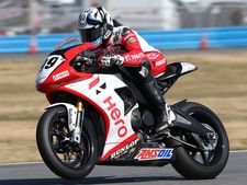 உலக சூப்பர்பைக் சாம்பியன்ஷிப் போட்டியில் நுழையும் ஹீரோ!!