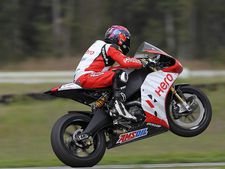 2013ல் விற்பனையில் புதிய உச்சத்தை தொட்ட ஹீரோ மோட்டோகார்ப்!