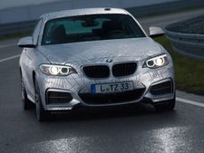 டிரைவர் உதவியின்றி 'டிரிஃப்ட் வித்தை காட்டும் பிஎம்டபிள்யூ கார்!