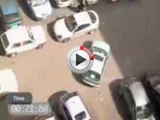 இவுங்களுக்கு எப்படிப்பா டிரைவிங் லெசென்ஸ் கொடுத்தாங்க? நான் கேட்கலை, நீங்களே பாருங்க!