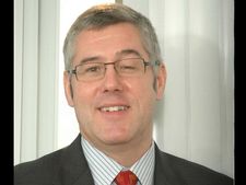 டாடா மோட்டார்ஸ் நிர்வாக இயக்குனர் கார்ல் ஸ்லிம் மரணம்!