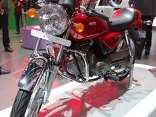 மூச்சு முட்ட வைக்கும் ஹீரோ... அடுத்து ஸ்பிளென்டர் கஃபே ரேஸரையும் அறிமுகப்படுத்தியது!