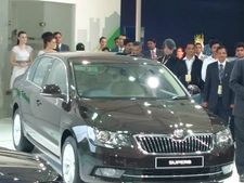 இந்தியாவில் ஸ்கோடா சூப்பர்ப் ஃபேஸ்லிஃப்ட் கார் விற்பனைக்கு வந்தது!