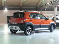 டொயோட்டா எட்டியோஸ் கிராஸுக்கு முன்பதிவு துவக்கம்!