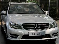 பட்ஜெட் எஃபெக்ட்... கார் விலையை குறைத்தது பென்ஸ்!!